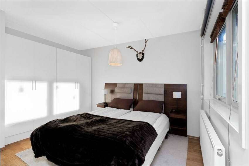 Soverom med stor garderobe Galleribilde