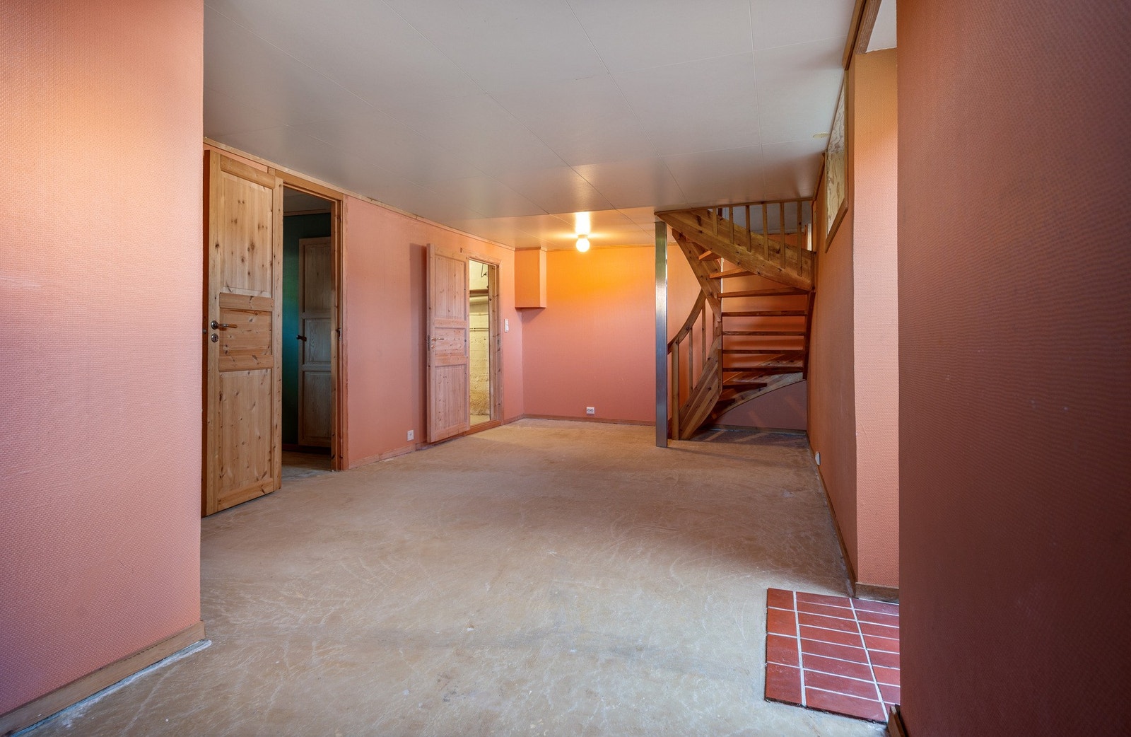 Kjelleren ble grav ut i ca. 1989 Galleribilde