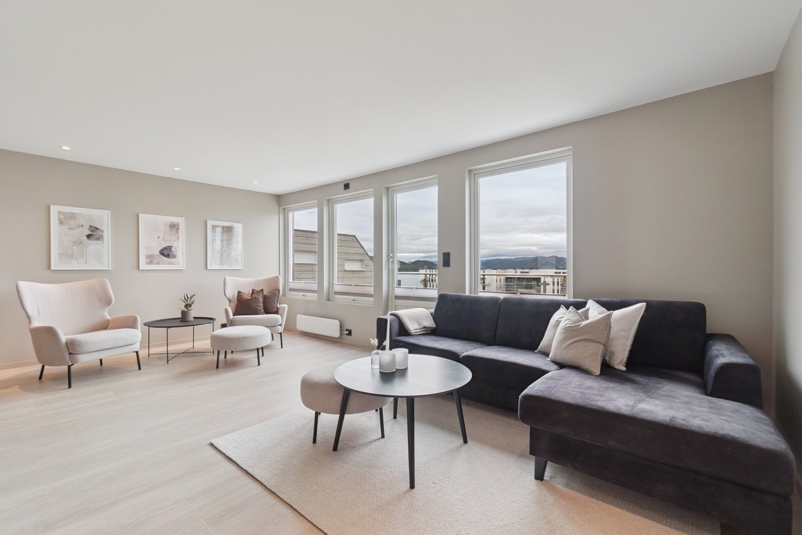 Øvrig er det god plass for flere sittegrupper. Galleribilde