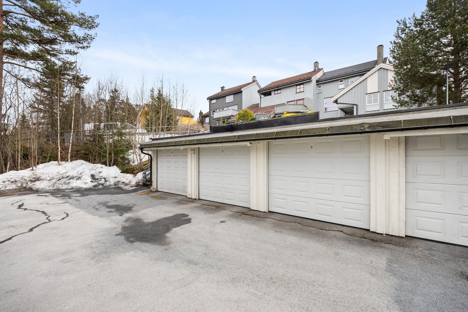 Det medfølger garasjeplass i felles rekke Galleribilde