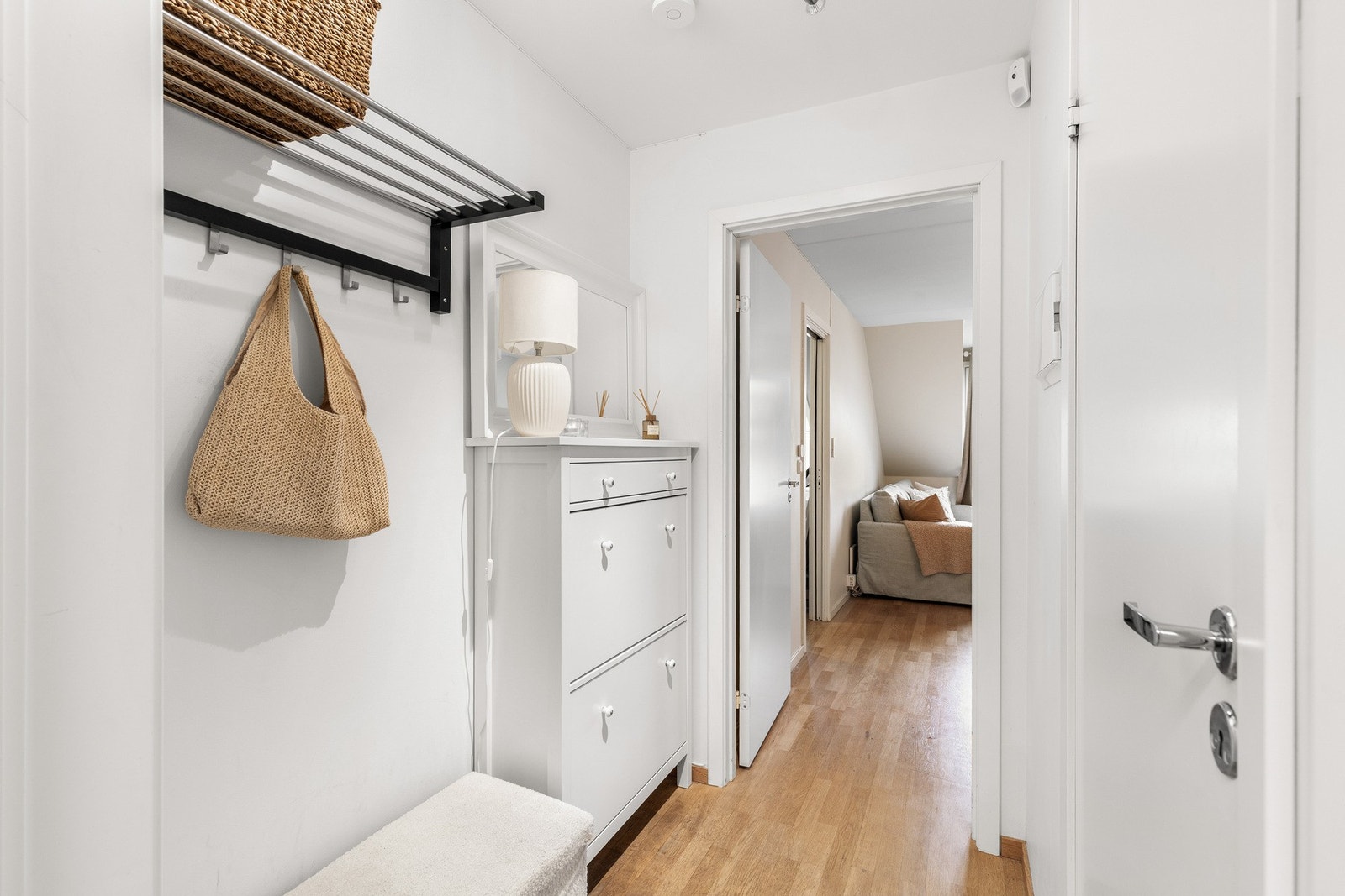 Pen og praktisk gang. Galleribilde