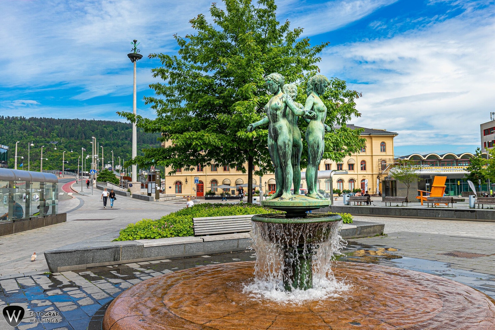 Strømsø Torg har mye å tilby av restauranter og serveringssteder. Apotek, vinmonopol og matbutikk finner du også i umiddelbar nærhet. Galleribilde
