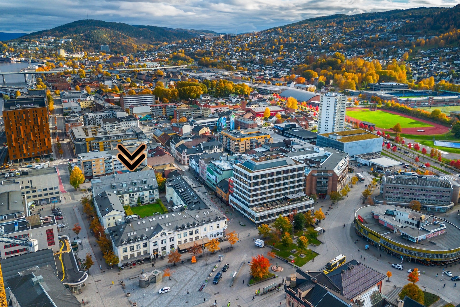 Kort vei til flere aktivitetstilbud som fotballbane, løpebane, Drammensbadet og mye mer! Galleribilde