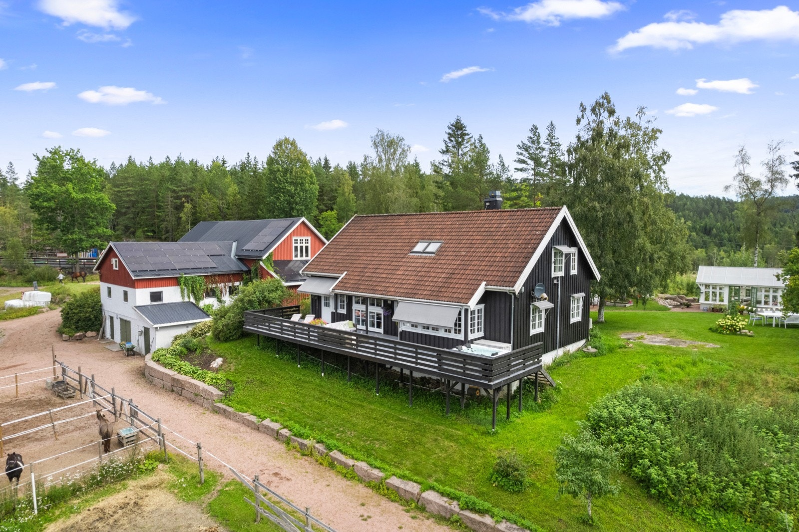 Eiendommen ligger solrikt til Galleribilde