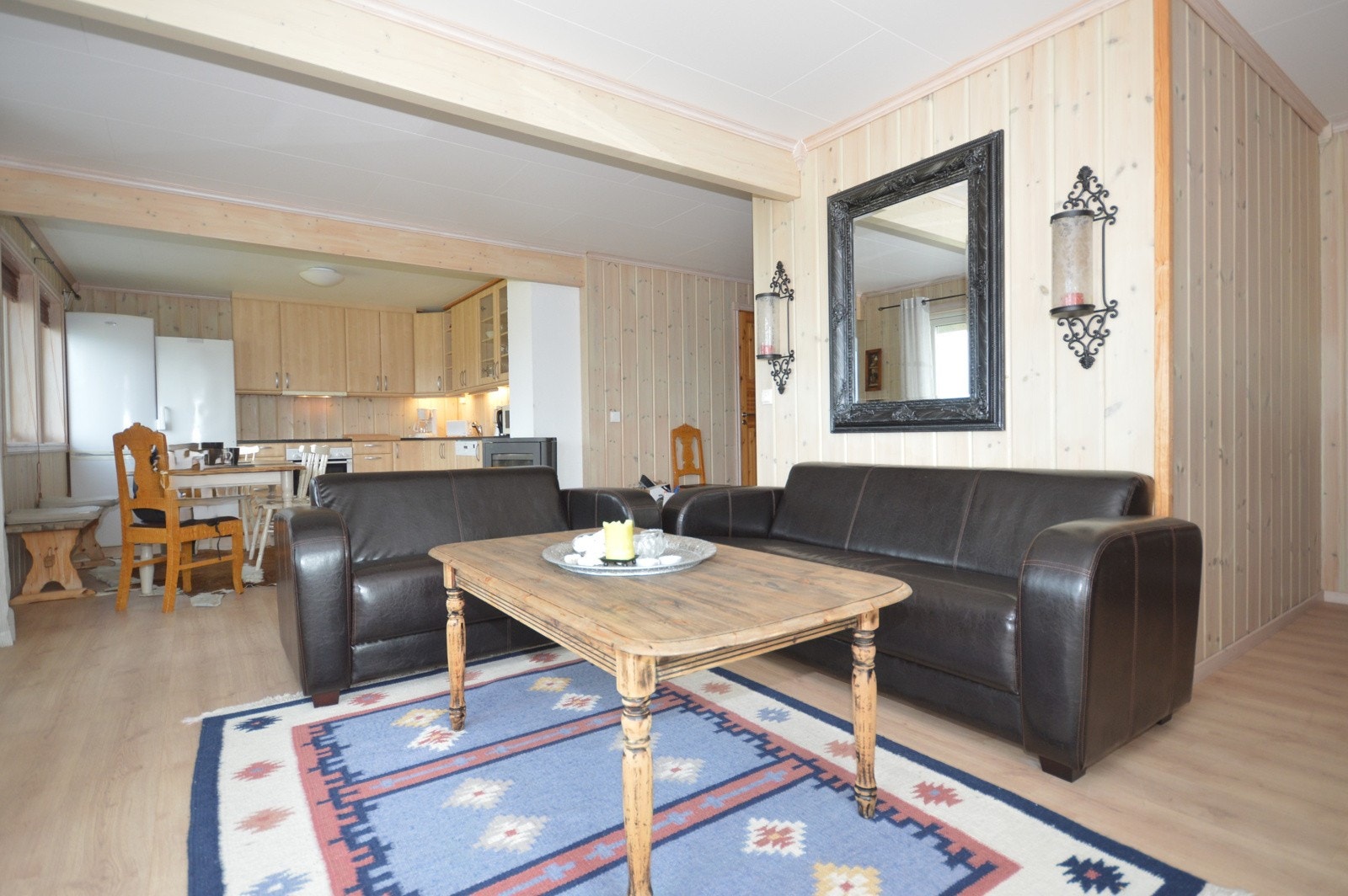 Stue mot kjøkken Galleribilde