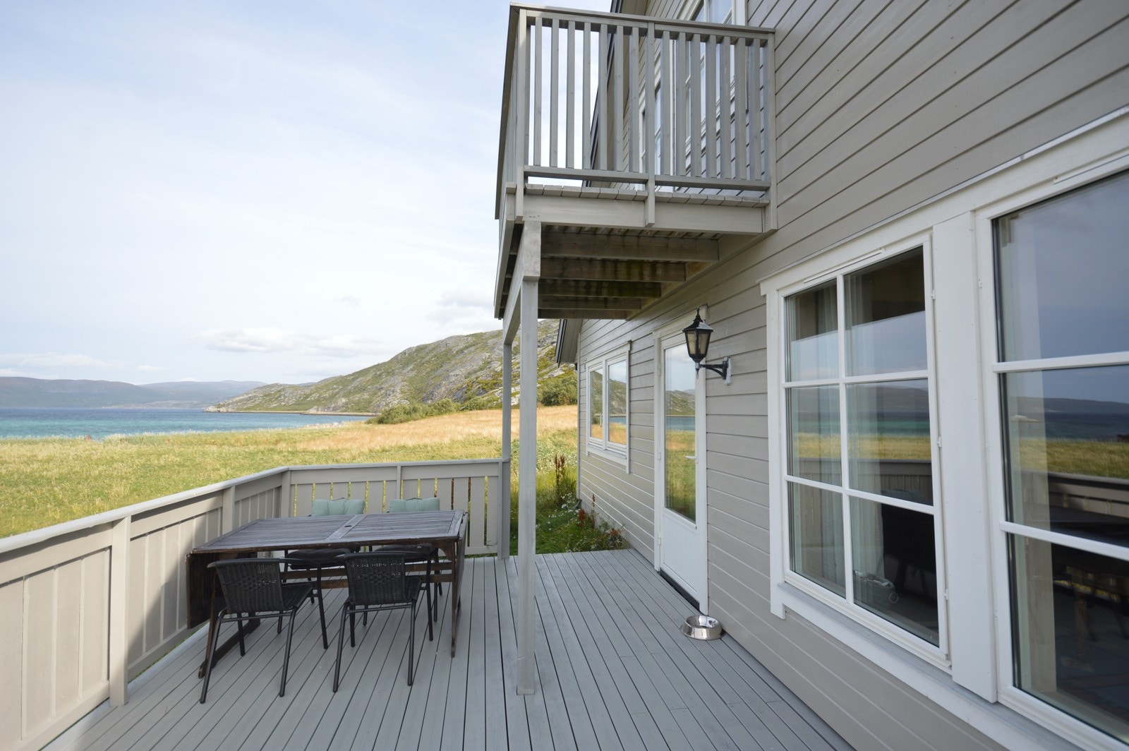 Veranda med utgang fra kjøkken/stue Galleribilde