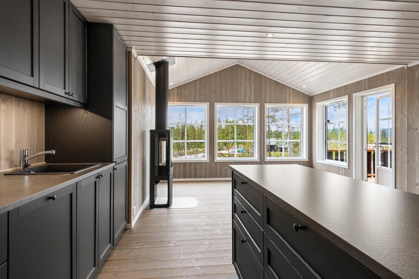 Her slippes godt med daglys inn i rommet. Galleribilde