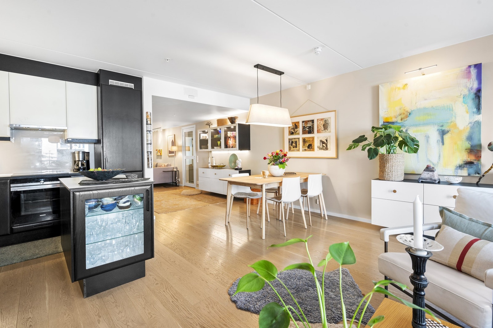 Boligen oppleves svært romslig og usjenert. Galleribilde