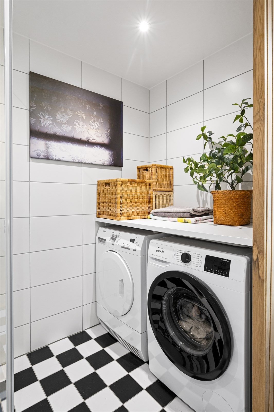 Det er opplegg for vaskemaskin og tørketrommel. Galleribilde