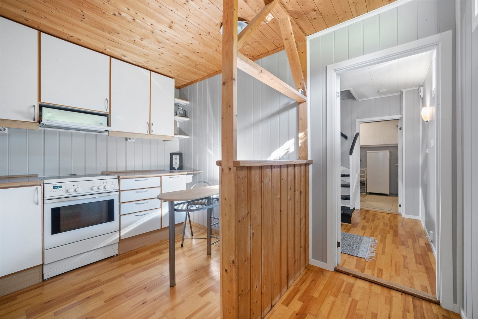 Kjøkken med slette fronter Galleribilde