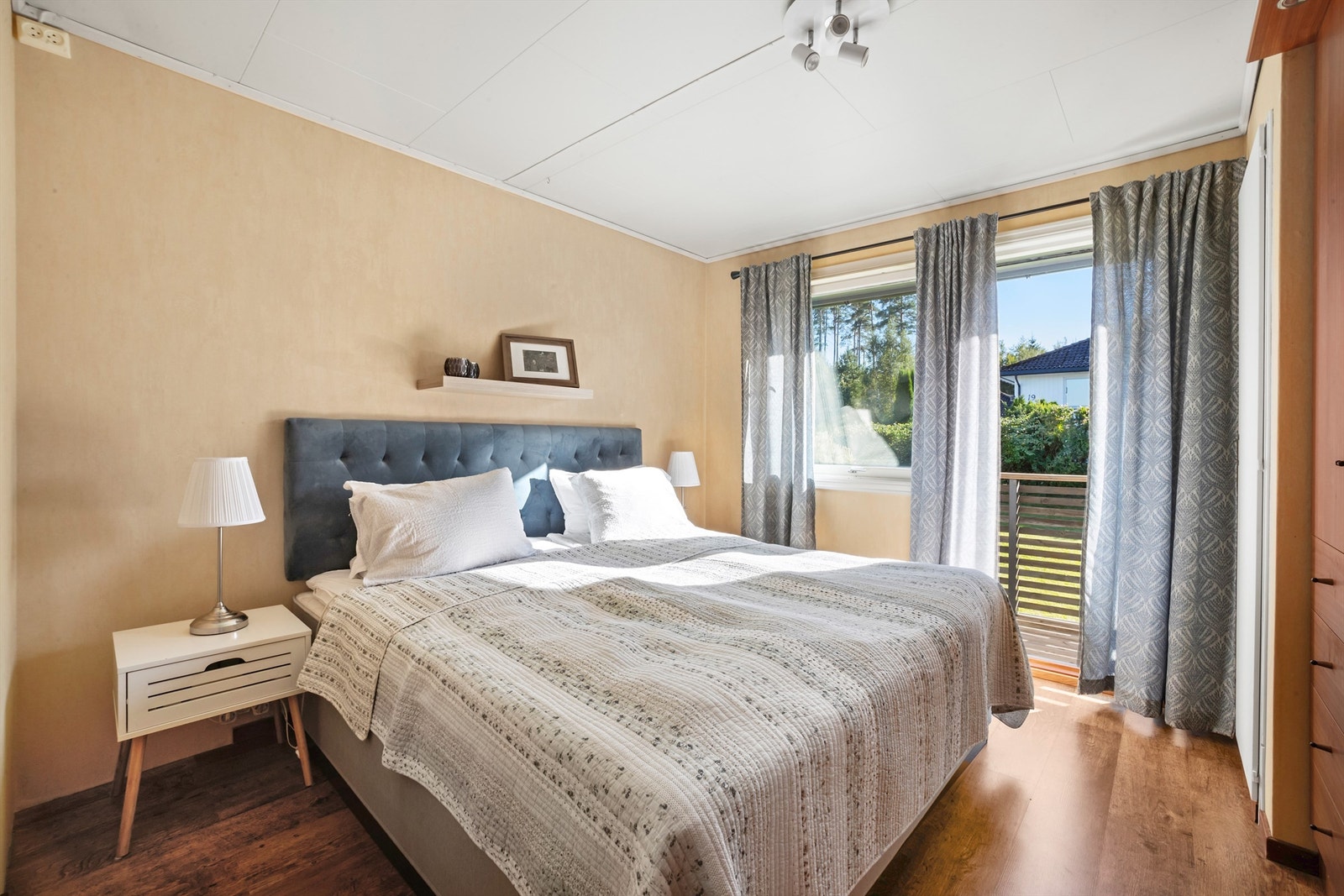 Hovedsoverom med utgang til veranda på ca. 3 kvm Galleribilde