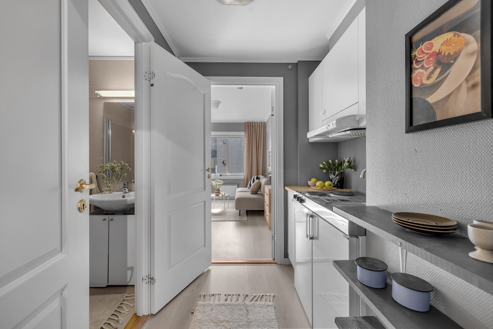 Balsfjordvindnen 42 er utstyrt med både hybelleilighet og hybel. Bildet viser hybelleiligheten som har kjøkken, bad og oppholdsrom Galleribilde