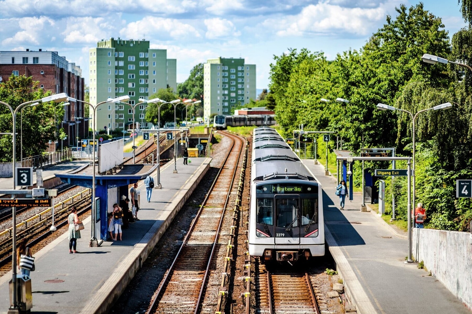 Brynseng t-banestasjon ligger i kort vei fra eiendommen. Galleribilde