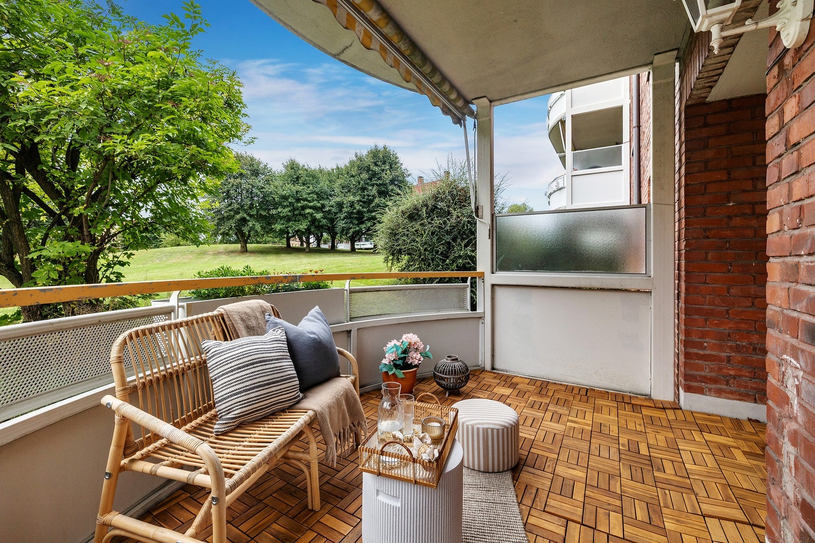 Det er god plass til sittegrupper, grill og diverse beplantning. Galleribilde