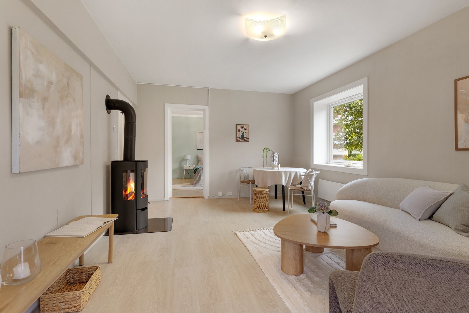 Veggene er nymalte og det er lagt nytt gulvbelegg i hele leiligheten i 2025. Galleribilde