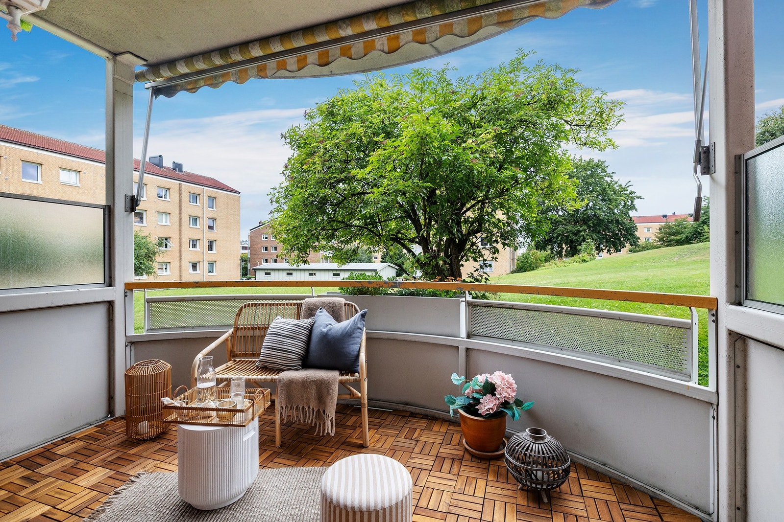 Flott vestvendt balkong med ypperlige solforhold! Galleribilde