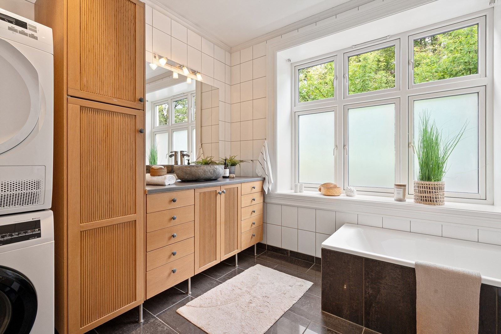 Badet holder en god standard med behagelig gulvvarme og med mye plass. Galleribilde