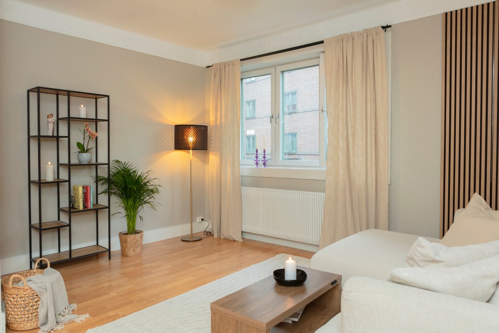 Stine Lilly Horgen ved EIE eiendomsmegling har gleden av å presentere Grenseveien 9E! Galleribilde