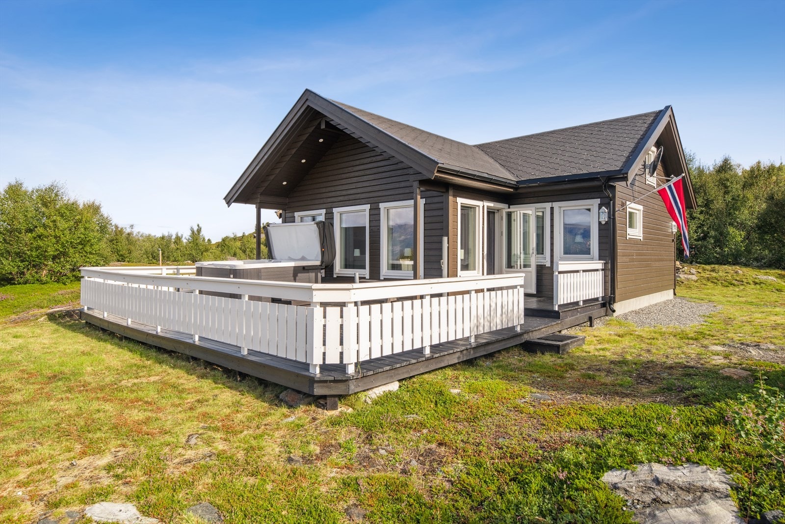 Storekorsnesveien 170 presenteres av Vidar Myklevoll v/DNB Eiendom. Galleribilde