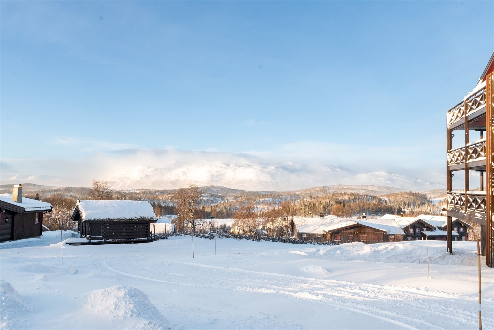 De tøffeste utfordringene får du på Raulandsfjell, med bratte, svarte løyper kombinert med off-piste, røde løyper og barnebakker. Galleribilde