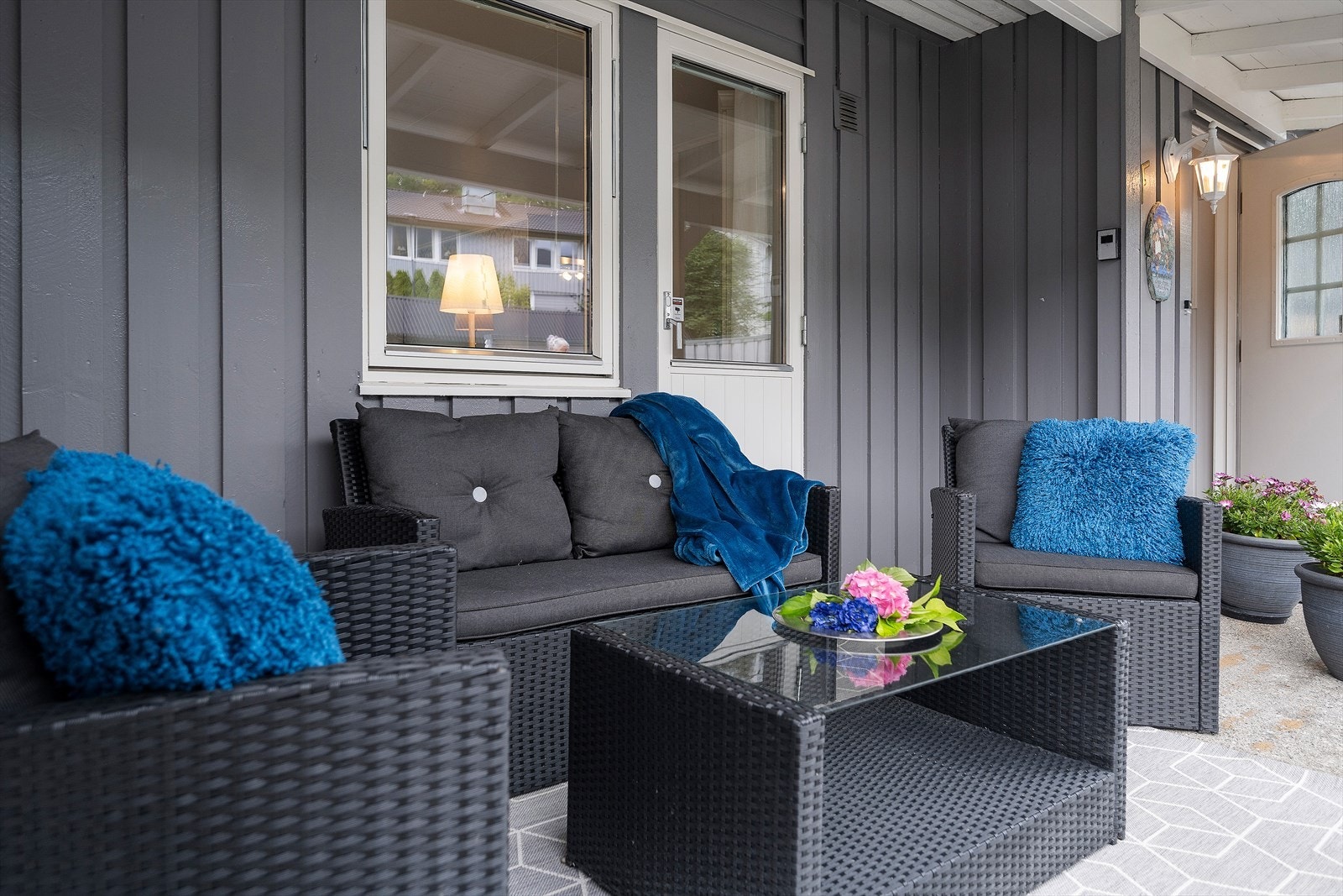 Terrassen har delvis takoverbygg. Galleribilde