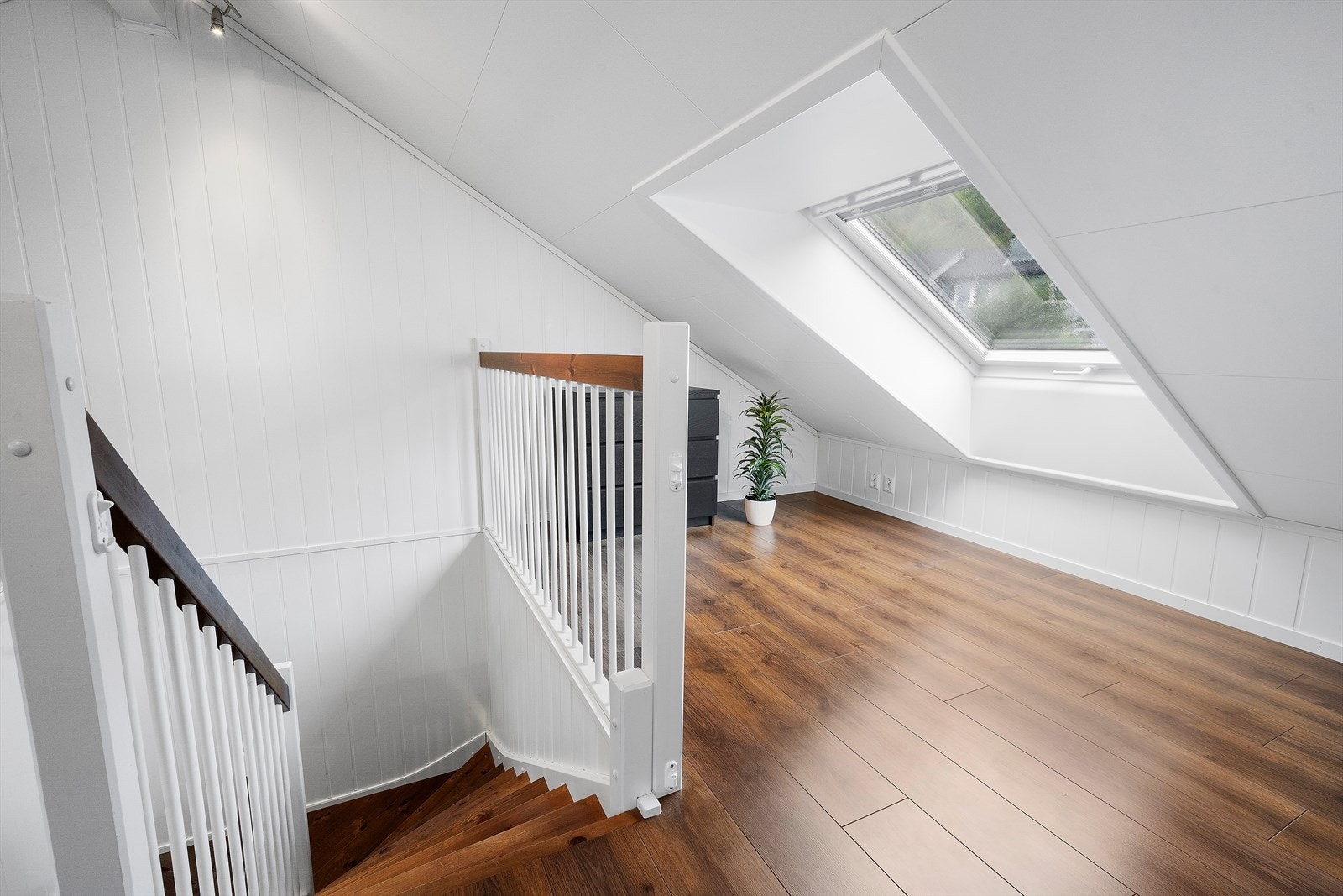 Loftet ble etablert i 2012 og er innredet med stue, soverom og kontor. Galleribilde