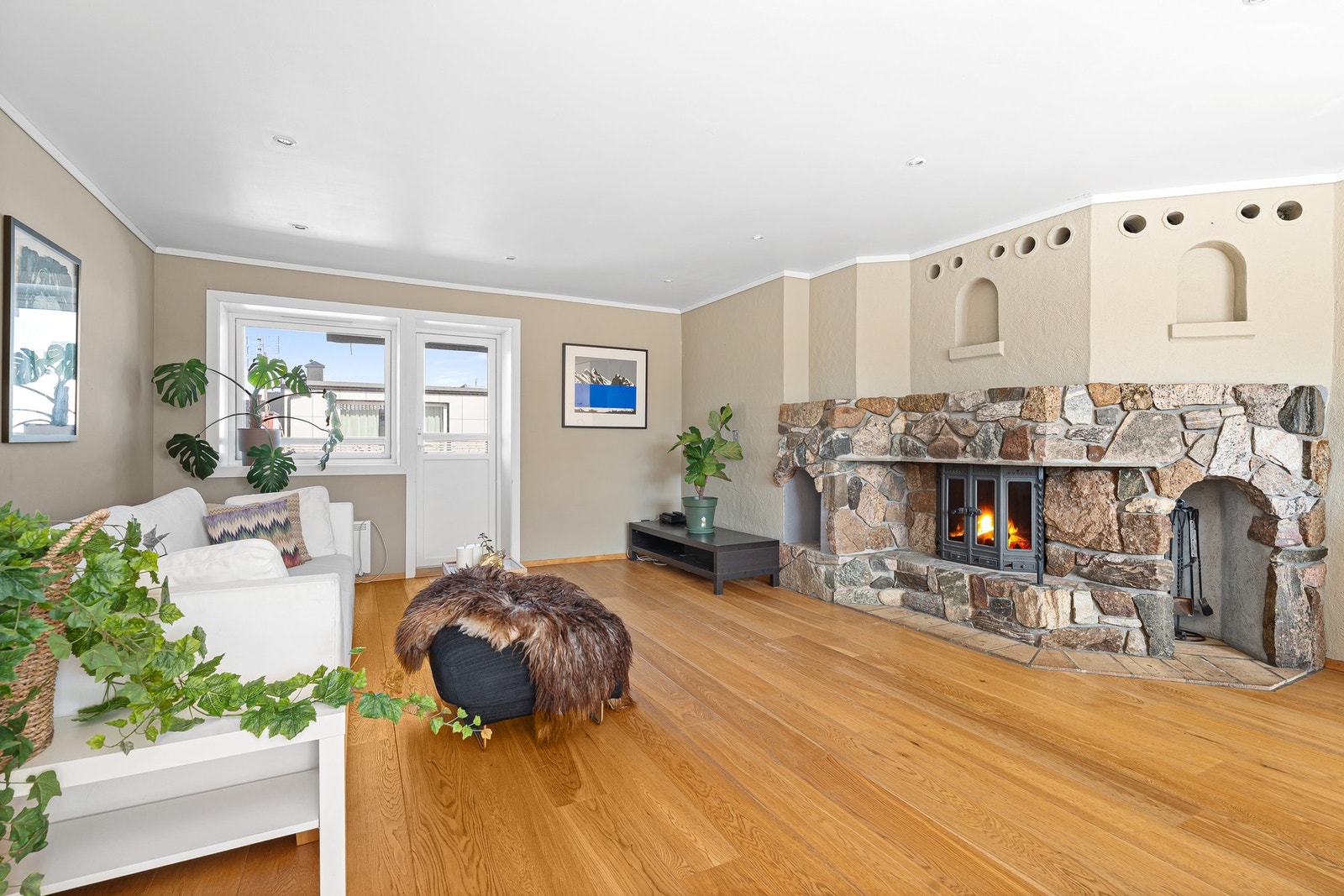 Peis sørger for god varme og hyggelig atmosfære på kalde høst-og vinterdager. Galleribilde