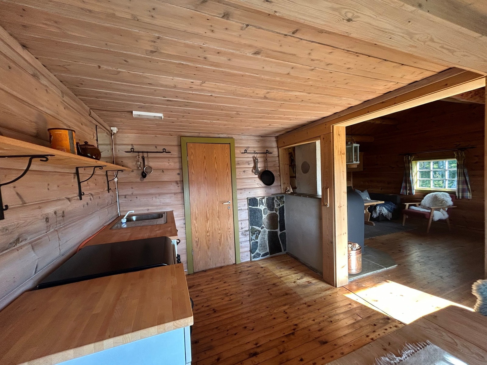 Plass til en kommode eller kjøleskap Galleribilde