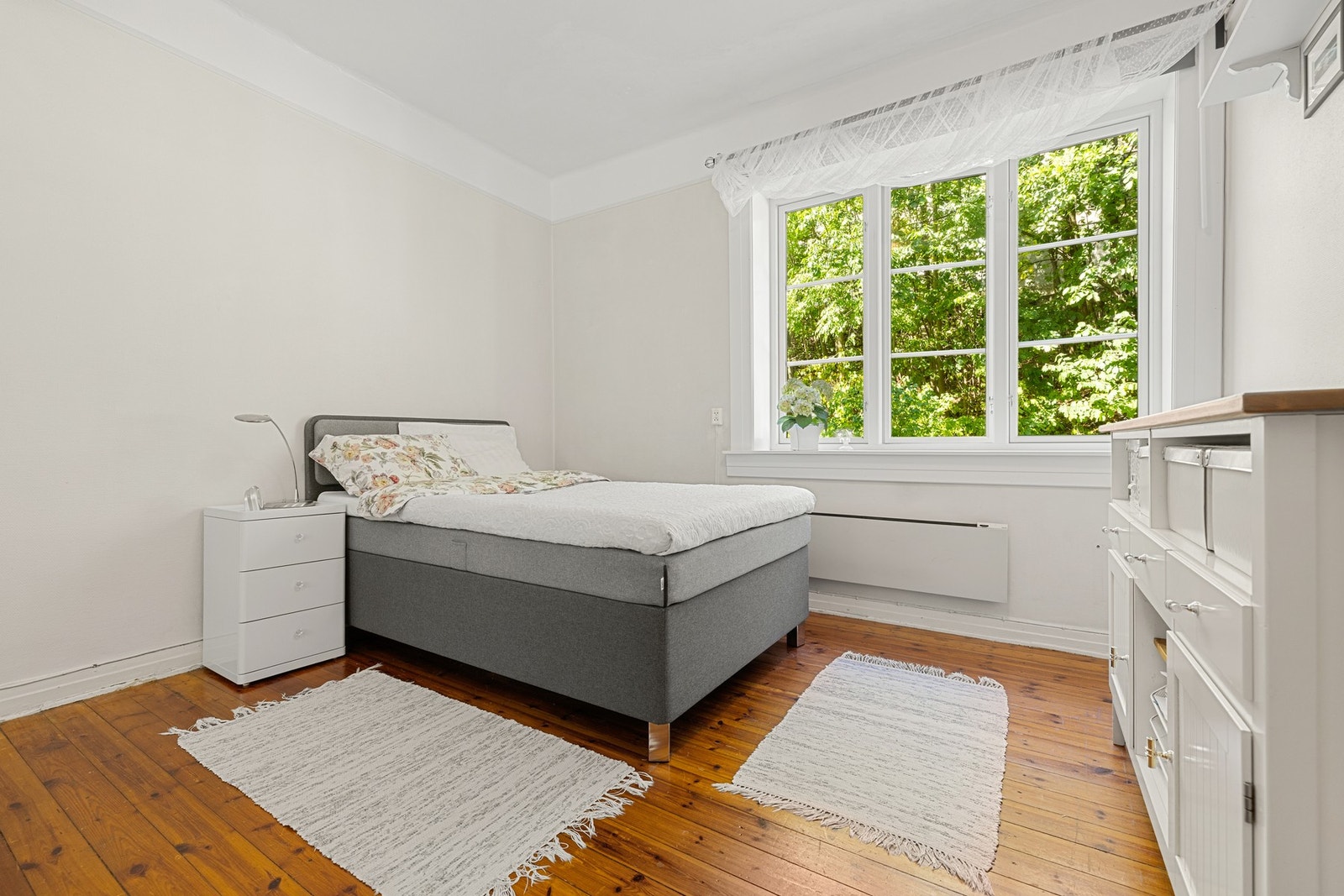 Soverommet er romslig. Galleribilde