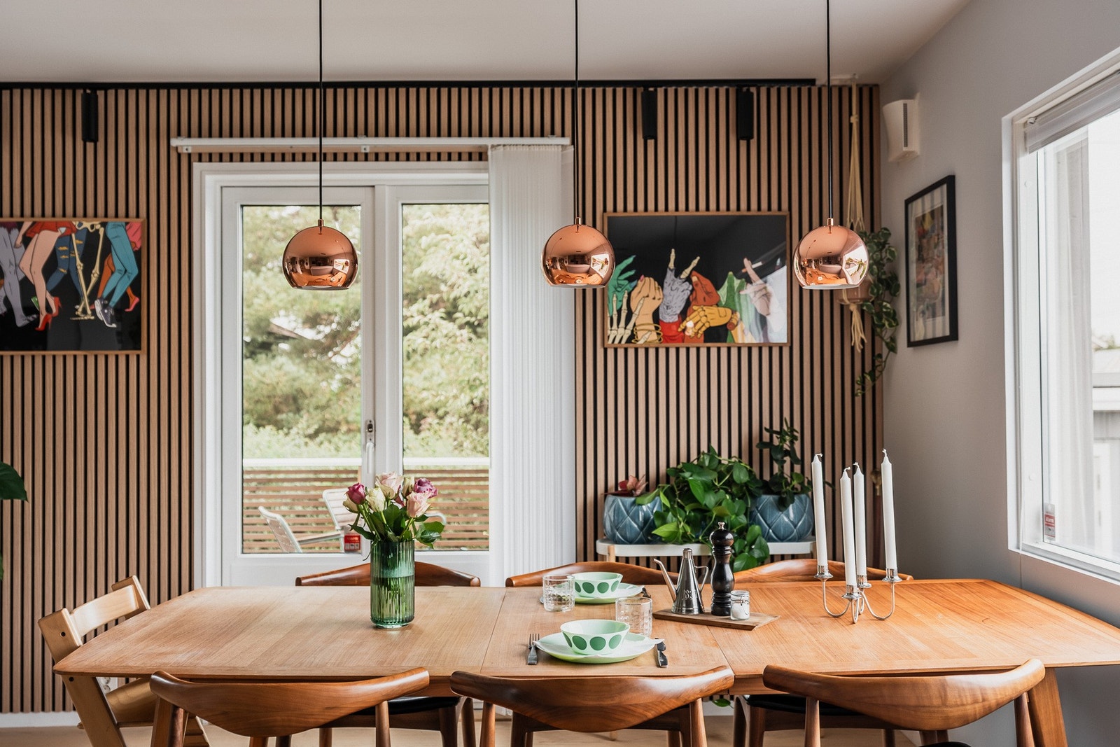 God plass til langbord og middagsgjester. Galleribilde
