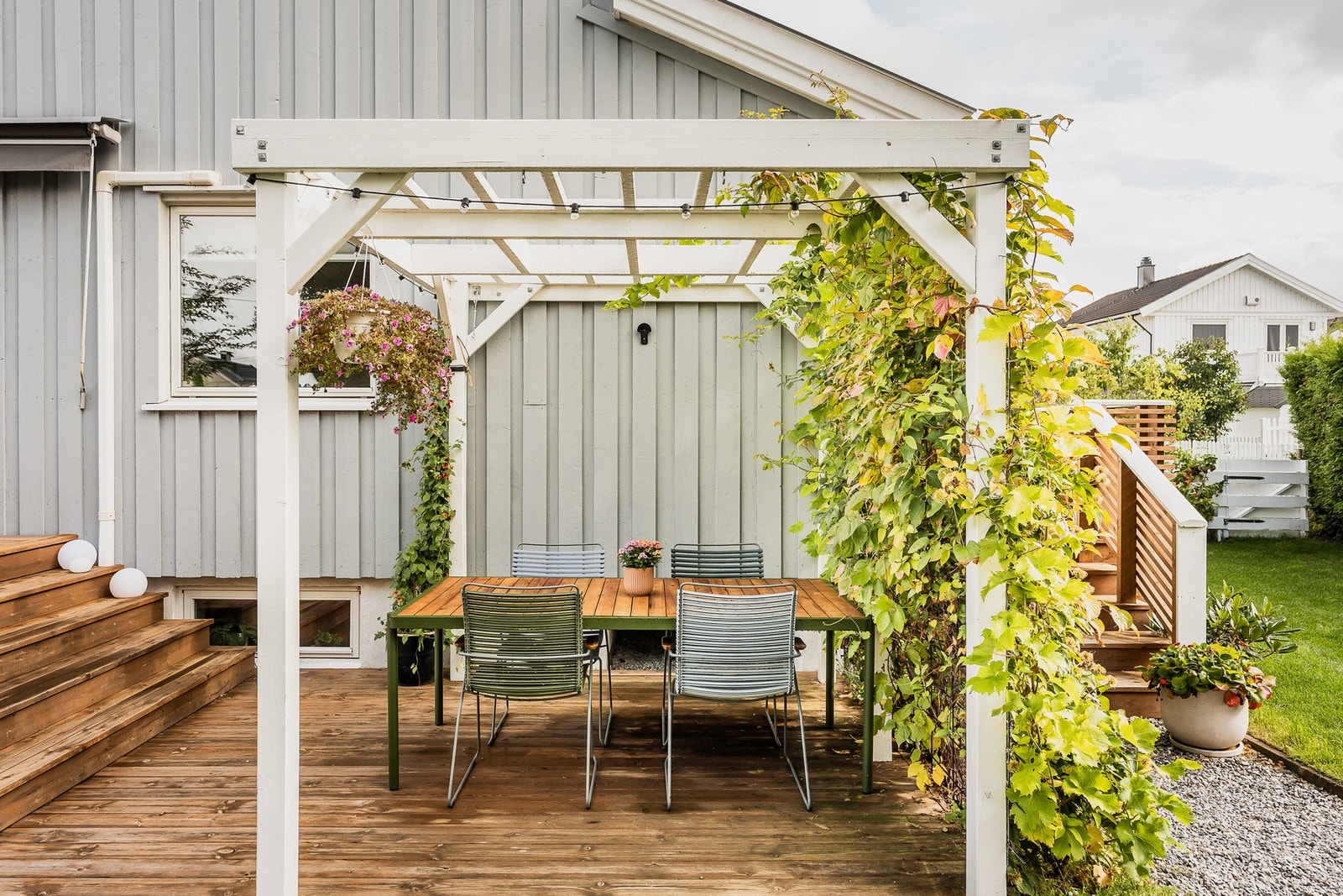 Pergola - perfekt for grillkvelder og utemåltider. Galleribilde