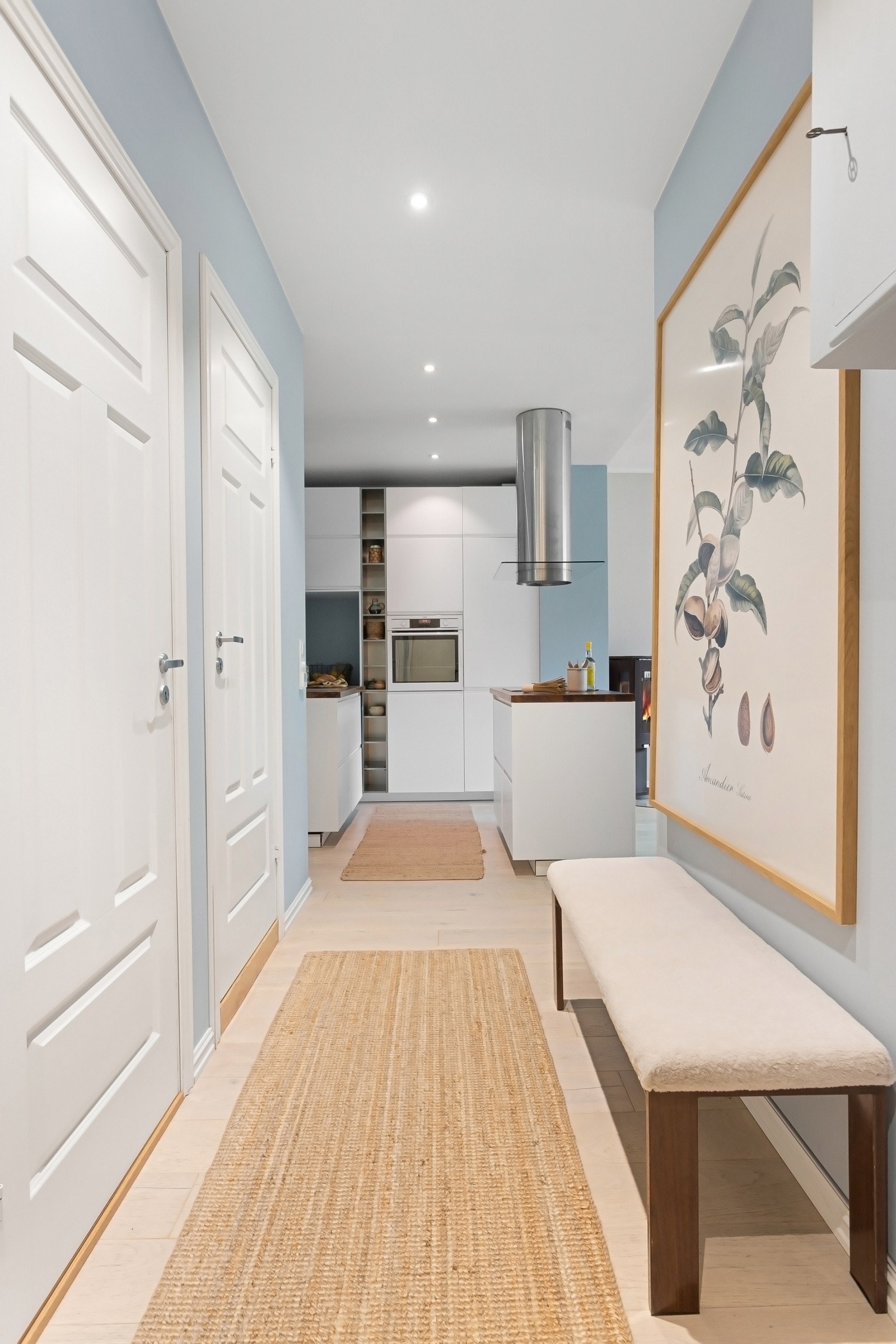 Leilighet har godt med oppbevaringsplass i to kjellerboder og en loftsbod. Galleribilde