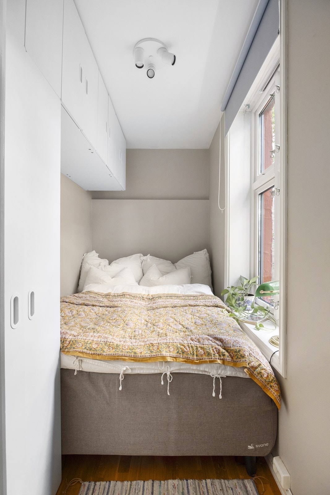 Soverom med plass til dobbeltseng. Galleribilde