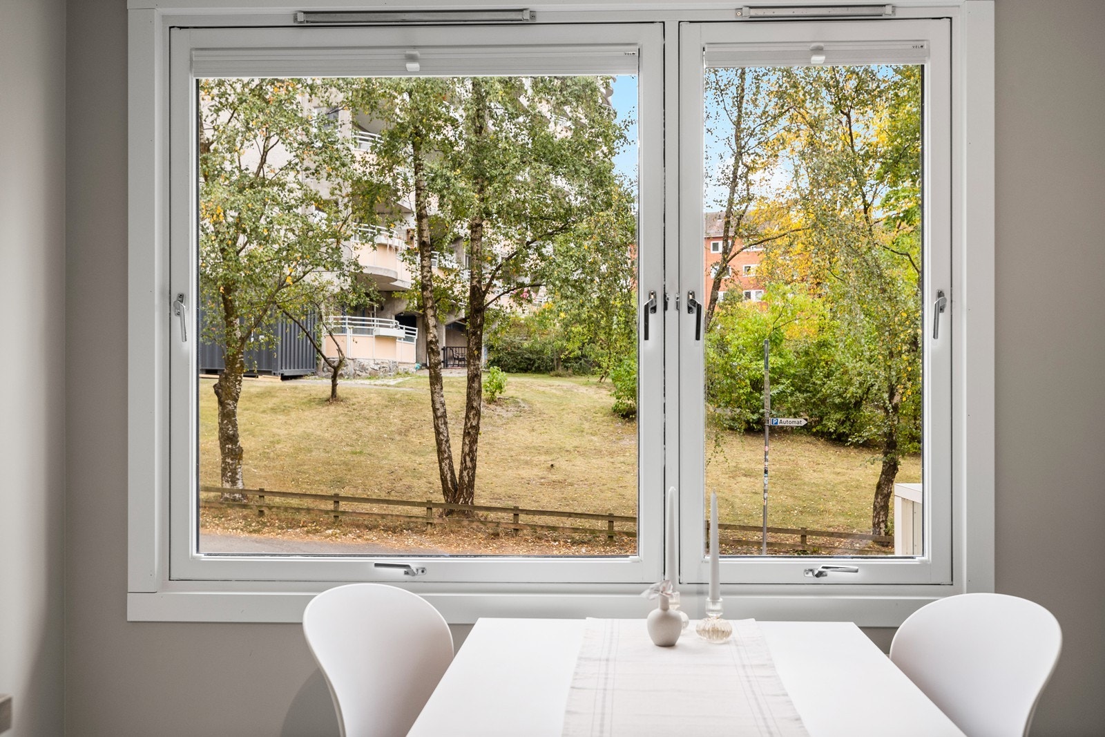 Fint utsyn mot grøntarealer Galleribilde