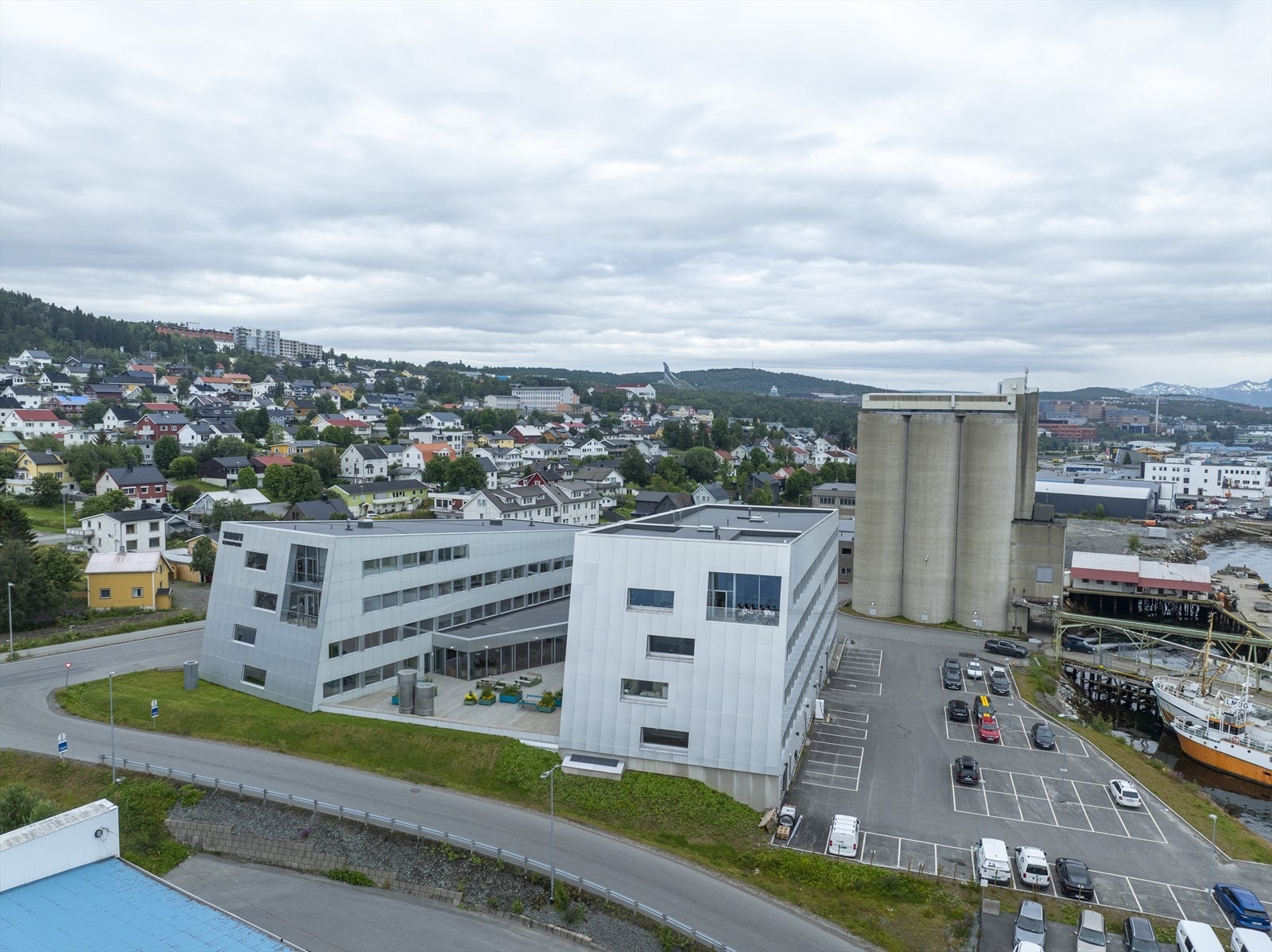 Parkering enten i garasjen, eller ute Galleribilde