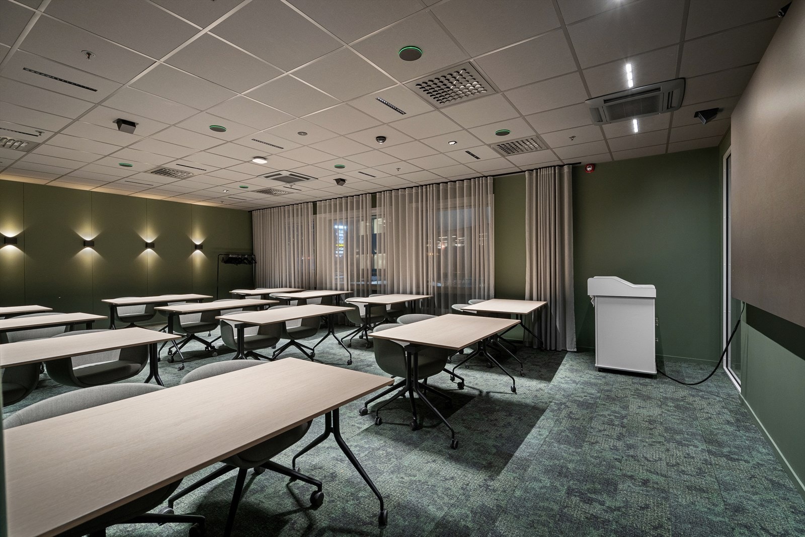 Felles møterom kan bookes ved behov Galleribilde