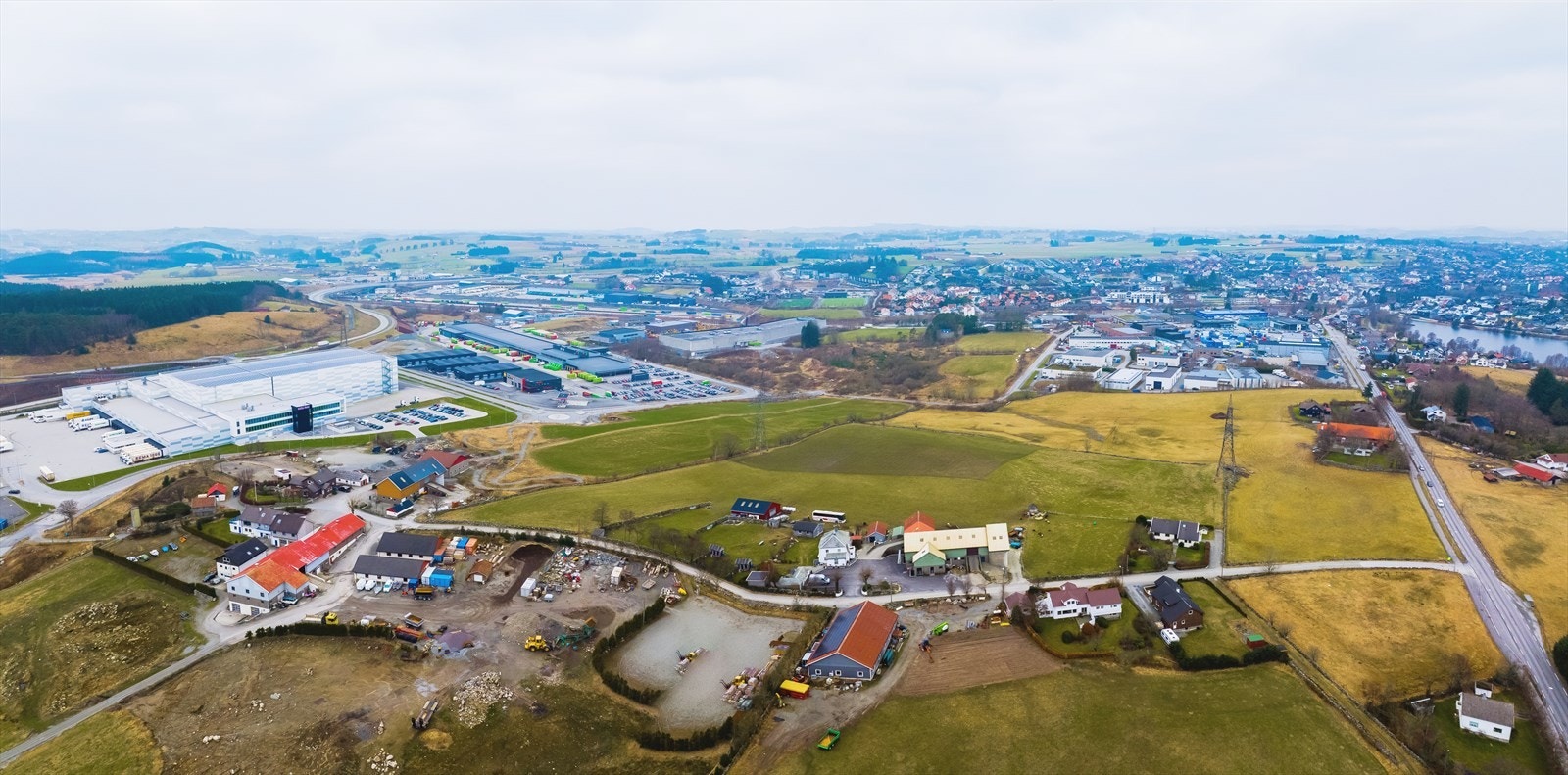 Photomerge3_fullres.jpg Galleribilde