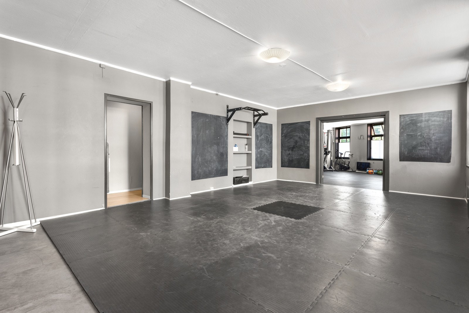 Fra hoveddør kommer du inn i et åpent landskape. Galleribilde