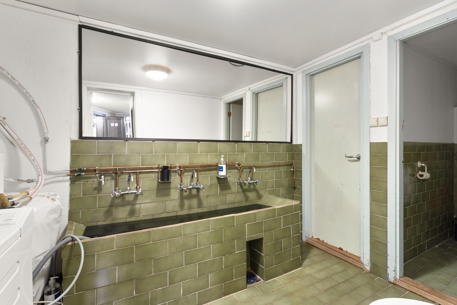 Et stort og funksjonelt toalettrom. Galleribilde