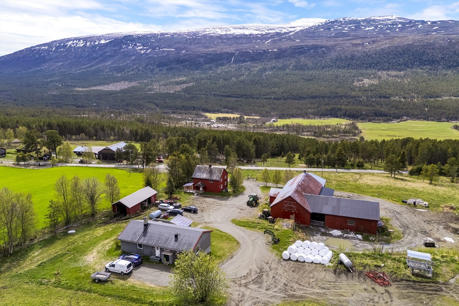 Det ble etablert flere gardsbruk i området i samband med bureisningen på 1930 tallet Galleribilde