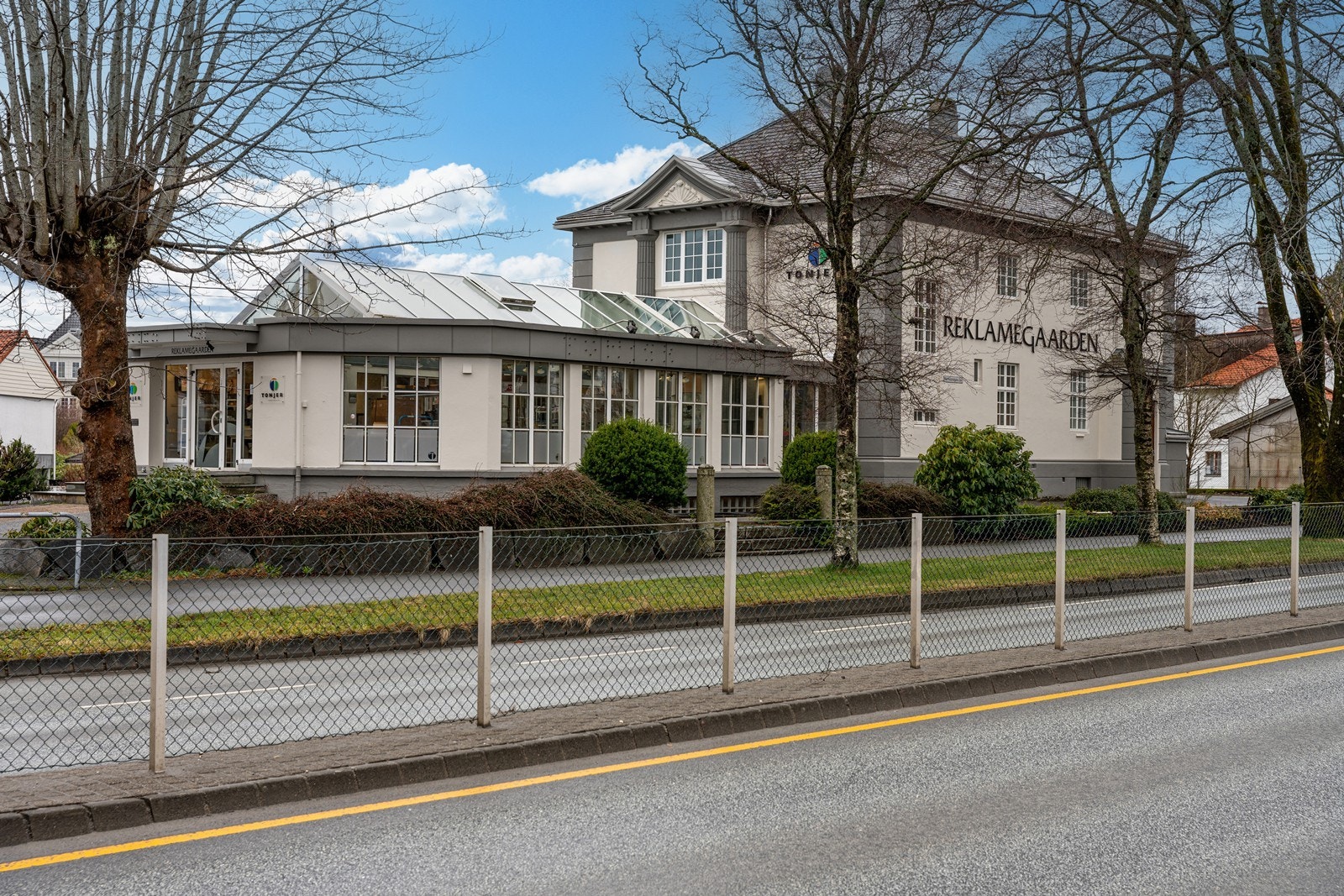 Eiendommen har meget god profilering mot Karmsundgata Galleribilde