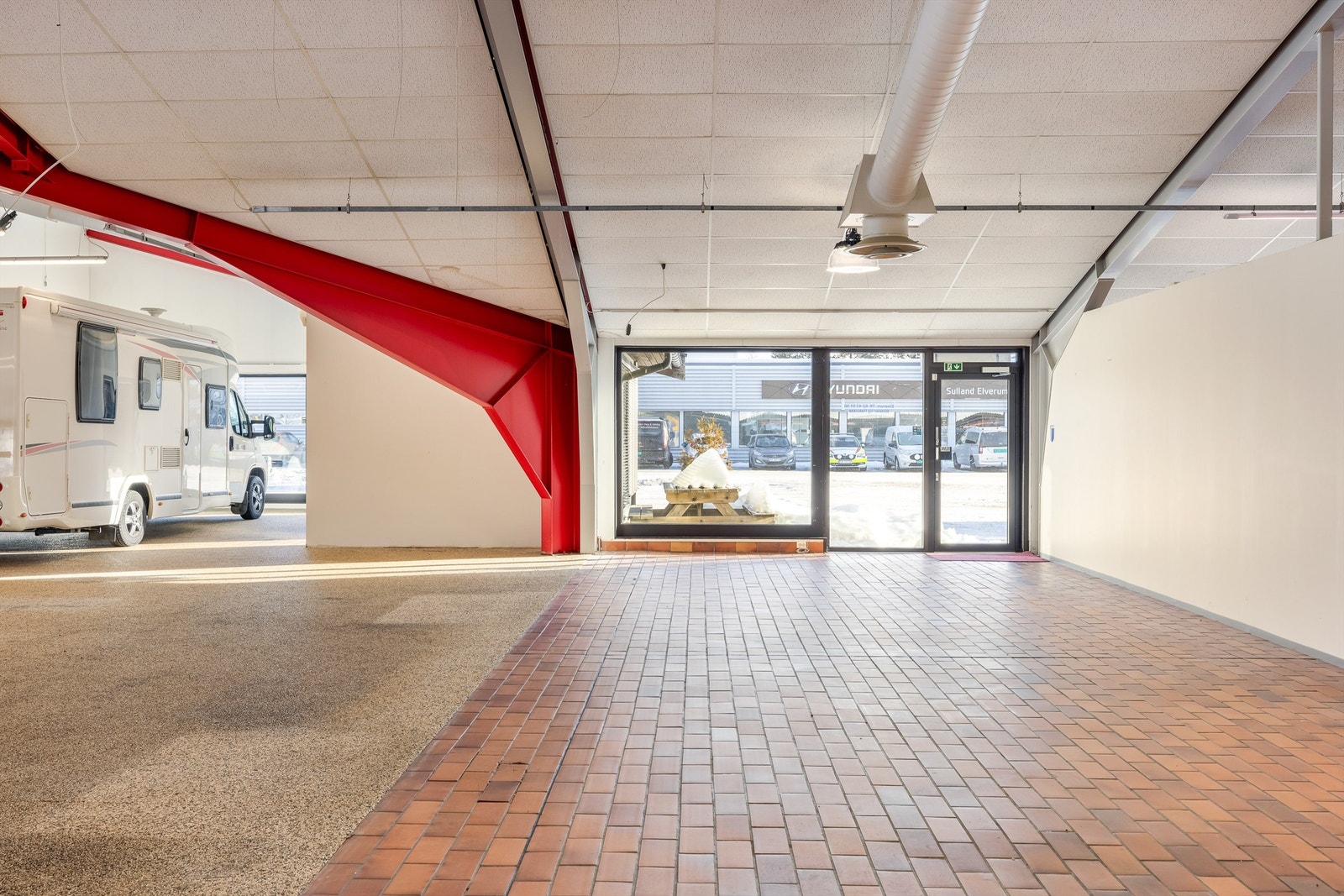 MNIL3524.jpg Galleribilde