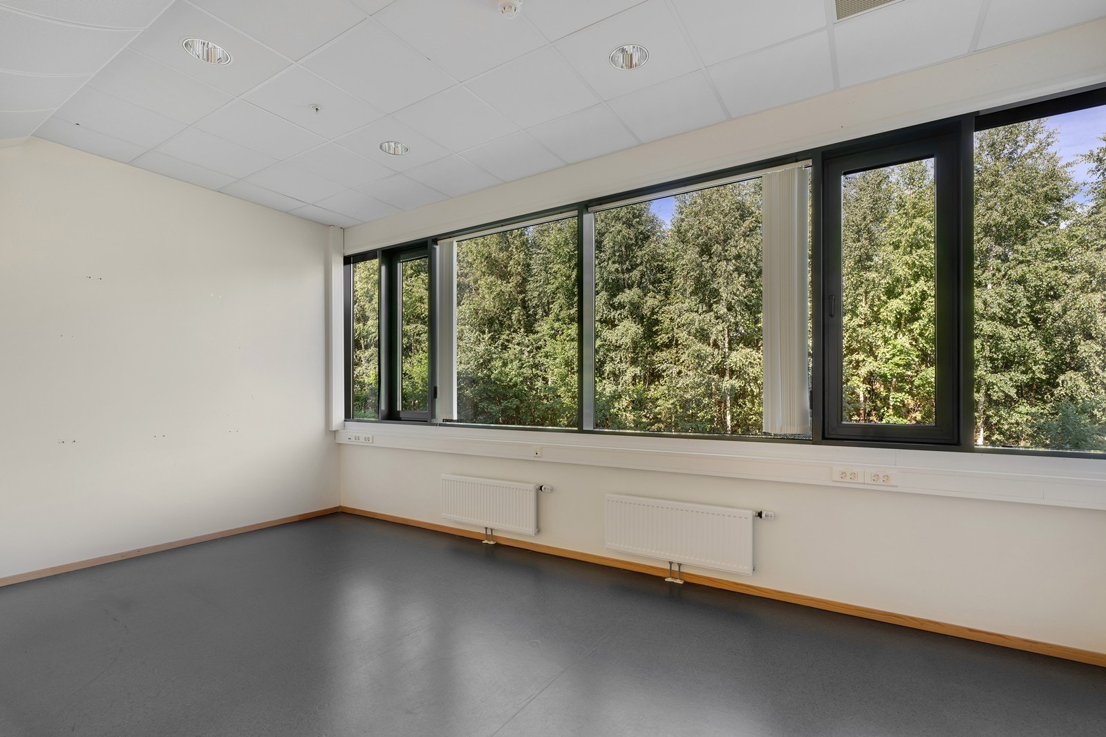 Kontor i 1. etasje. Galleribilde