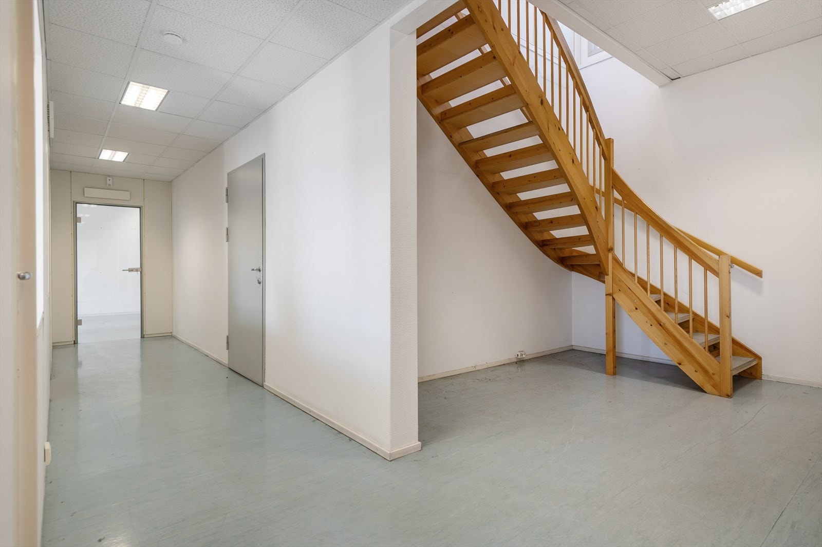 Gang/trapperom kontorbygg Galleribilde