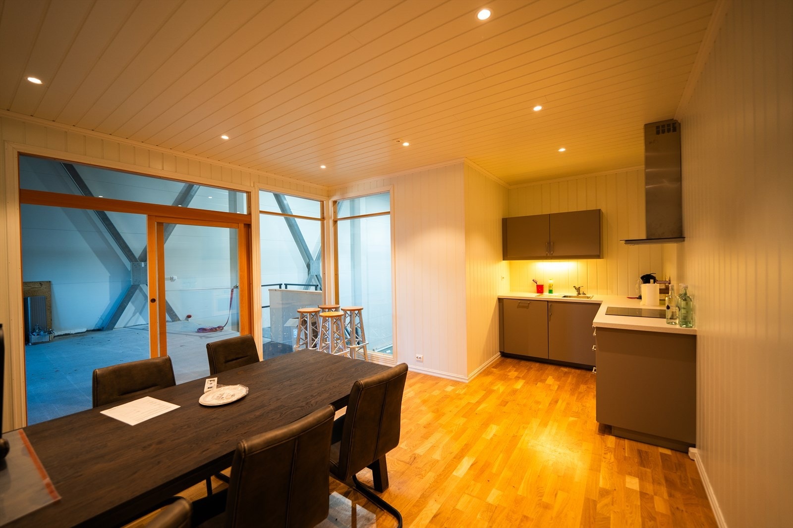 Mesanin med kontor og pauserom Galleribilde