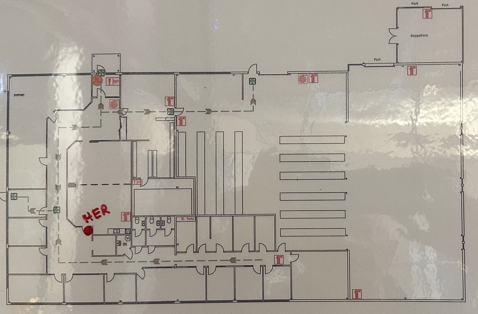 016_IMG_1756.jpeg.jpg Galleribilde