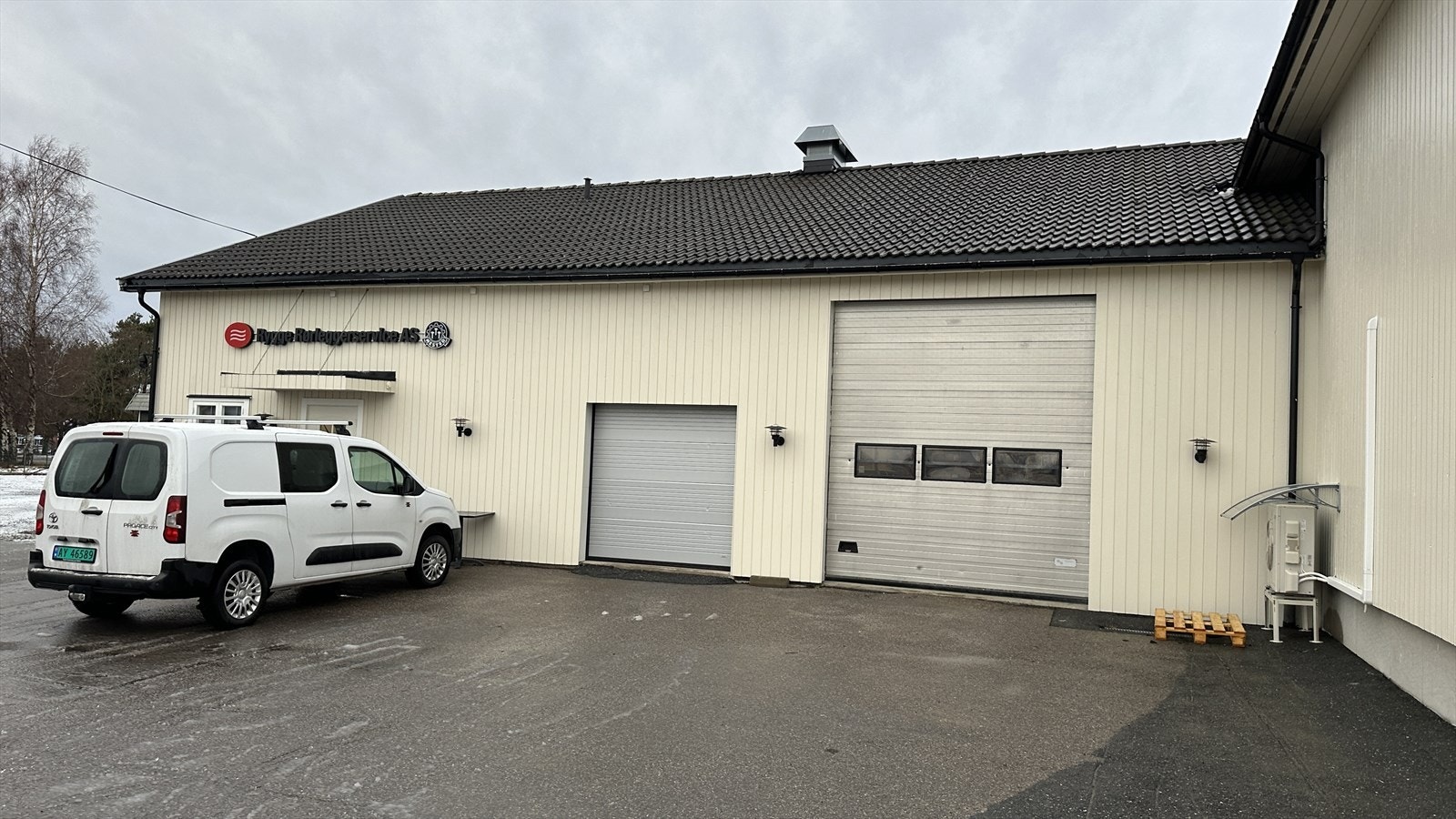 Inngangsfasade for det ledige lokalet.jpg Galleribilde