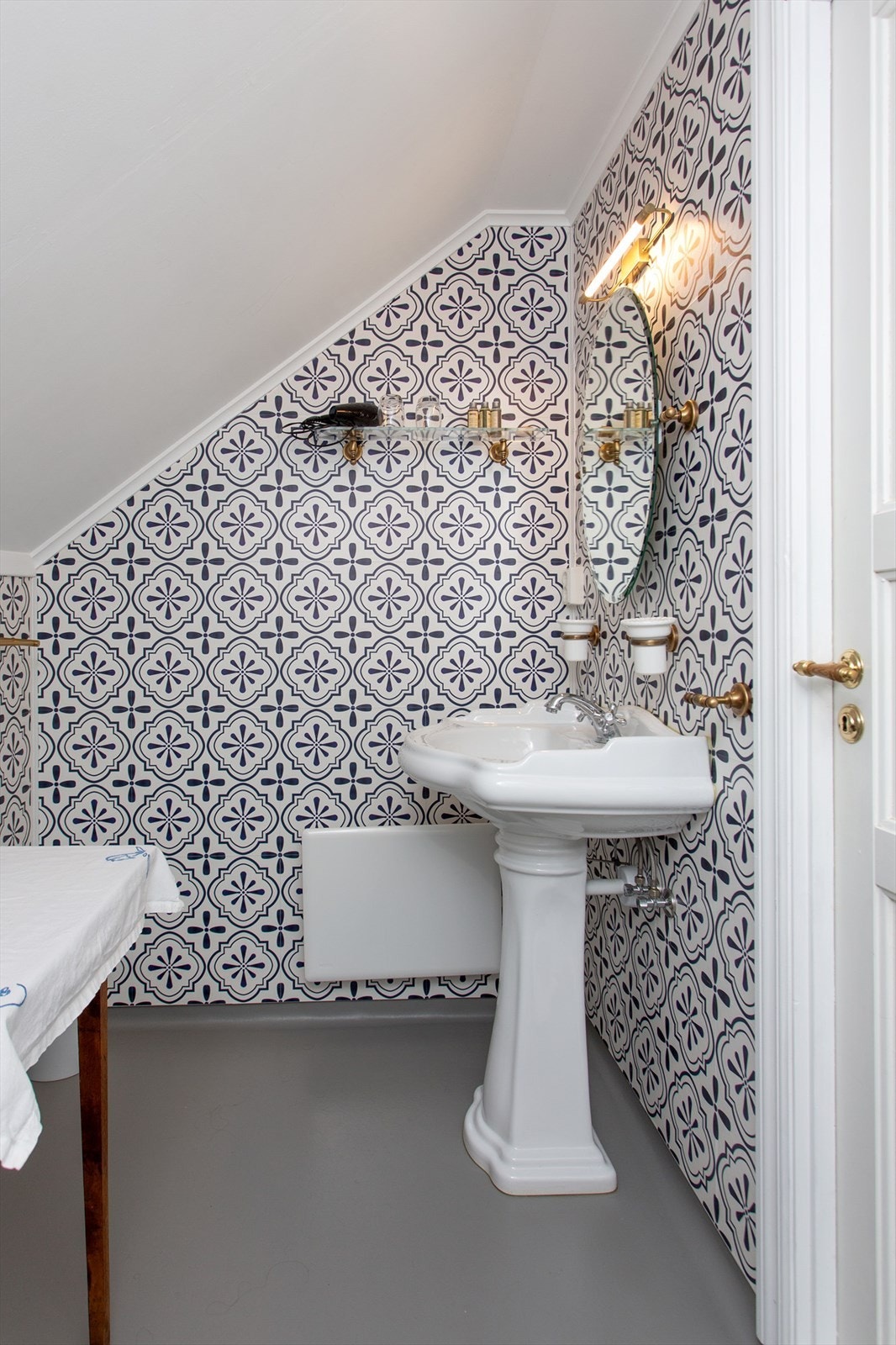 Bad hotellrom V Galleribilde