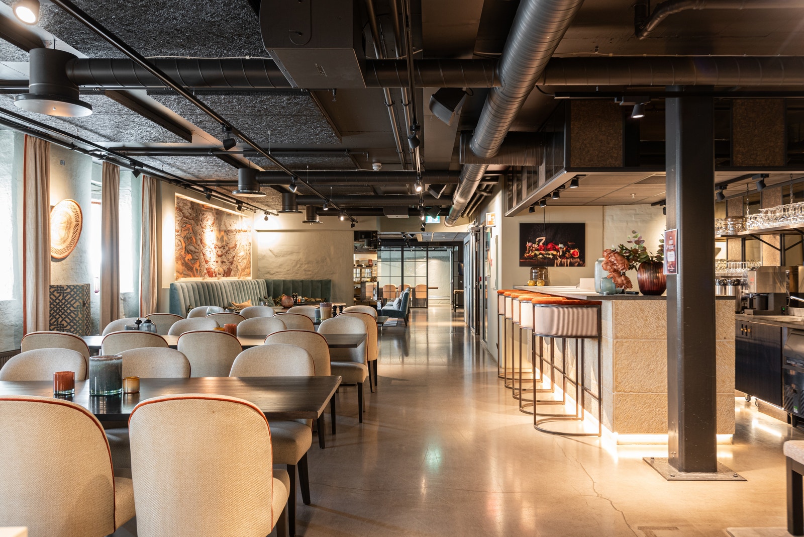 Kanskje Oslos hyggeligste personalrestaurant samt felles møterom i byggets underetasjen Galleribilde