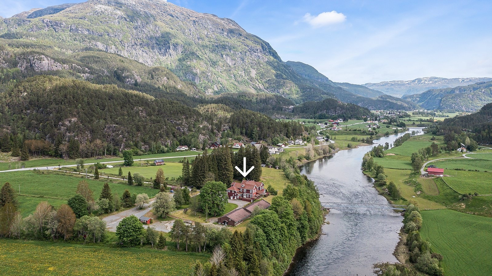 Velkommen til majestetiske Lakseslottet Lindum Galleribilde